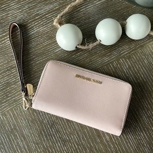 💗Michael Kors Wrislet💗